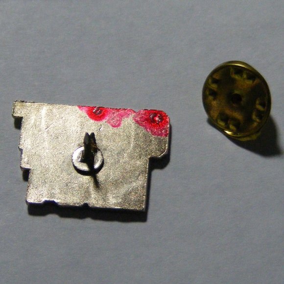 QUIET RIOT Pin, 80's Tie-tack, Hat pin, Vintage - Picture 3 of 6